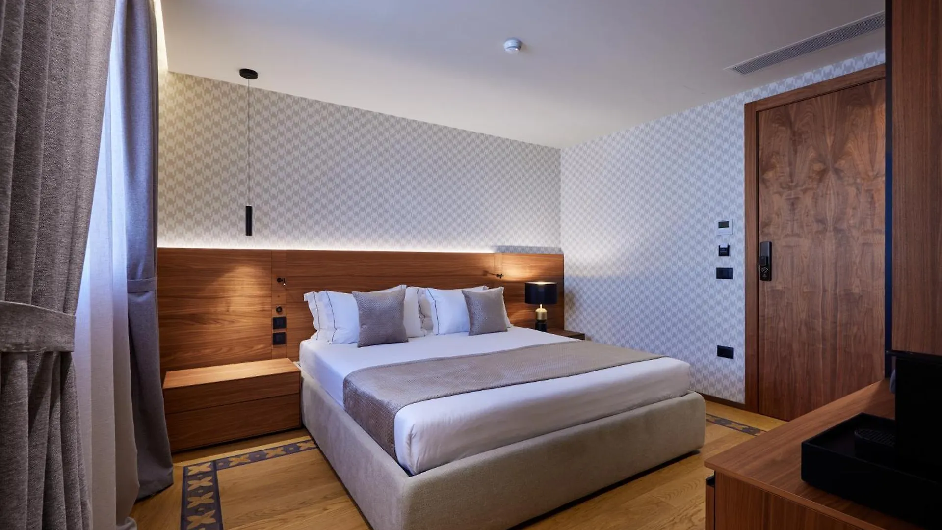 فلورا Valis Luxury Hotel شقة فندقية