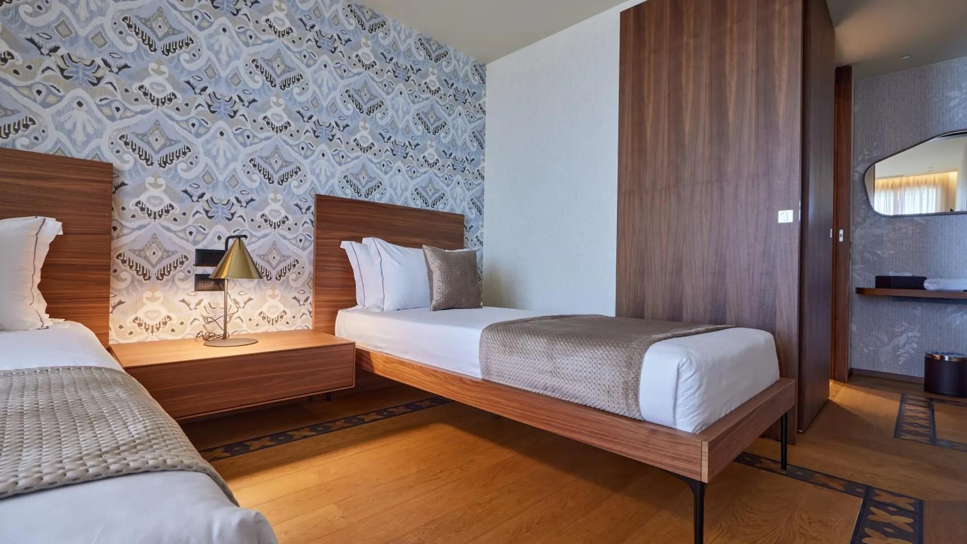 فلورا Valis Luxury Hotel 0*,  ألبانيا