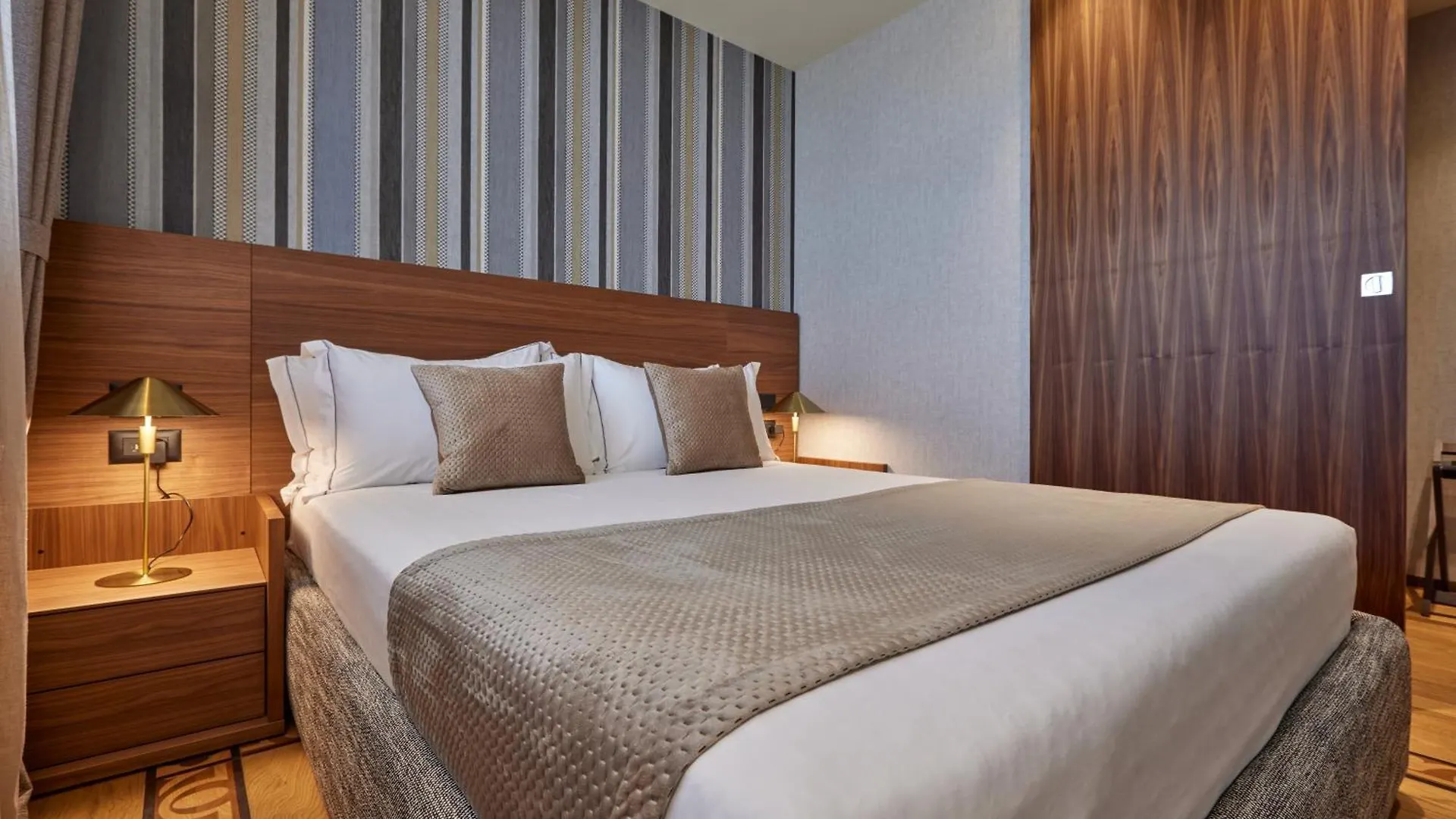فلورا Valis Luxury Hotel 0*,